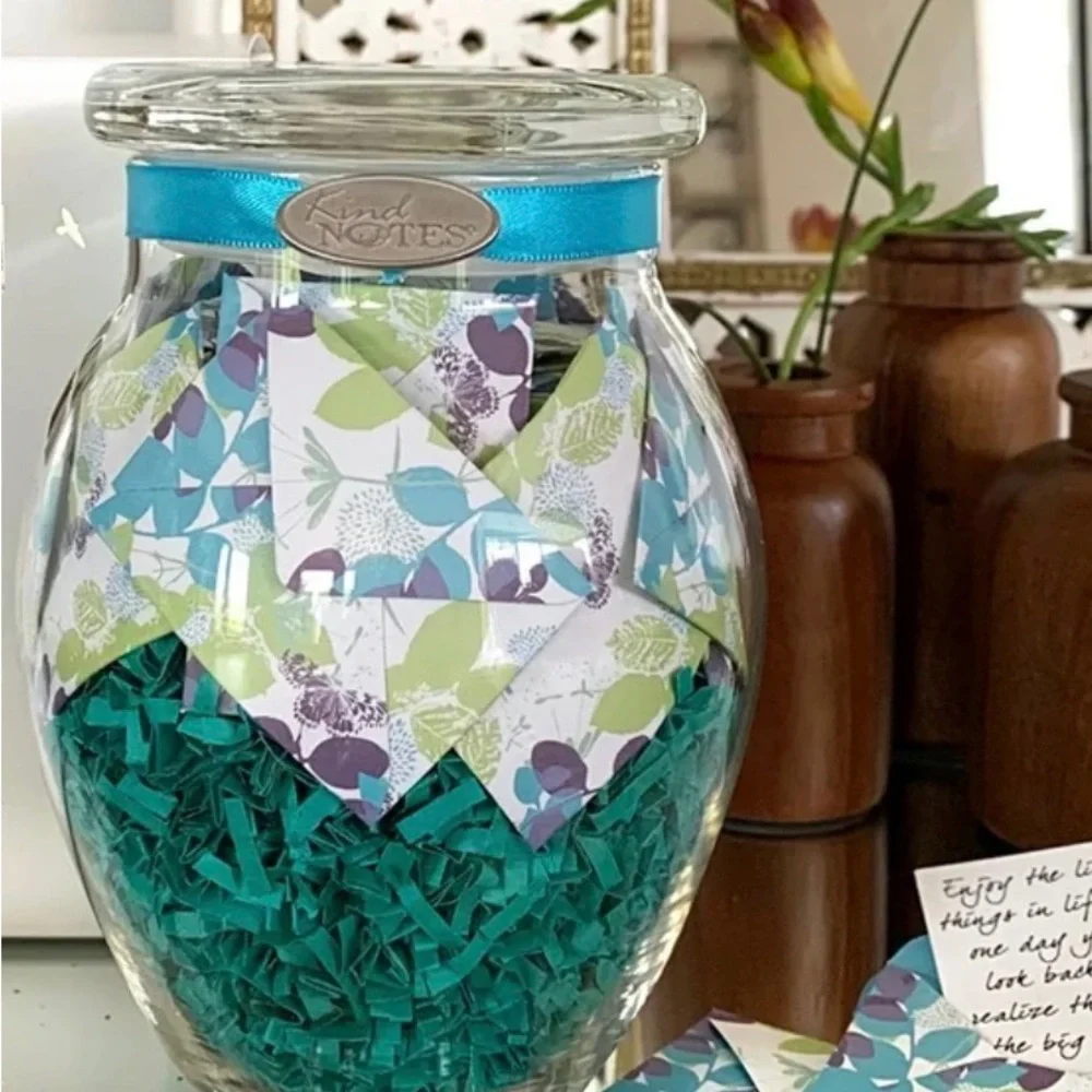 Kindness jar hydrangea - 31 individual notes of kindness